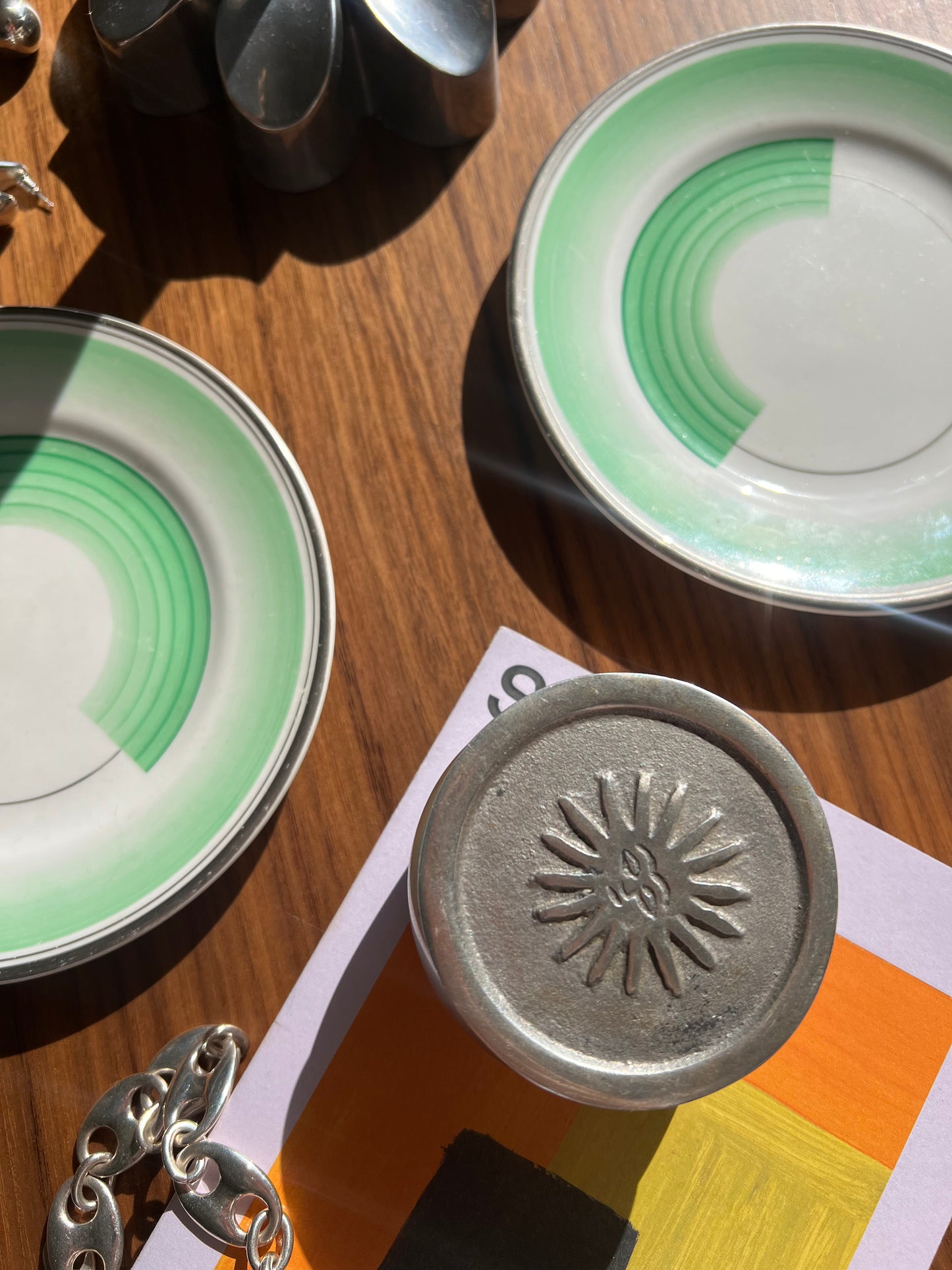 Sun lid trinket pot