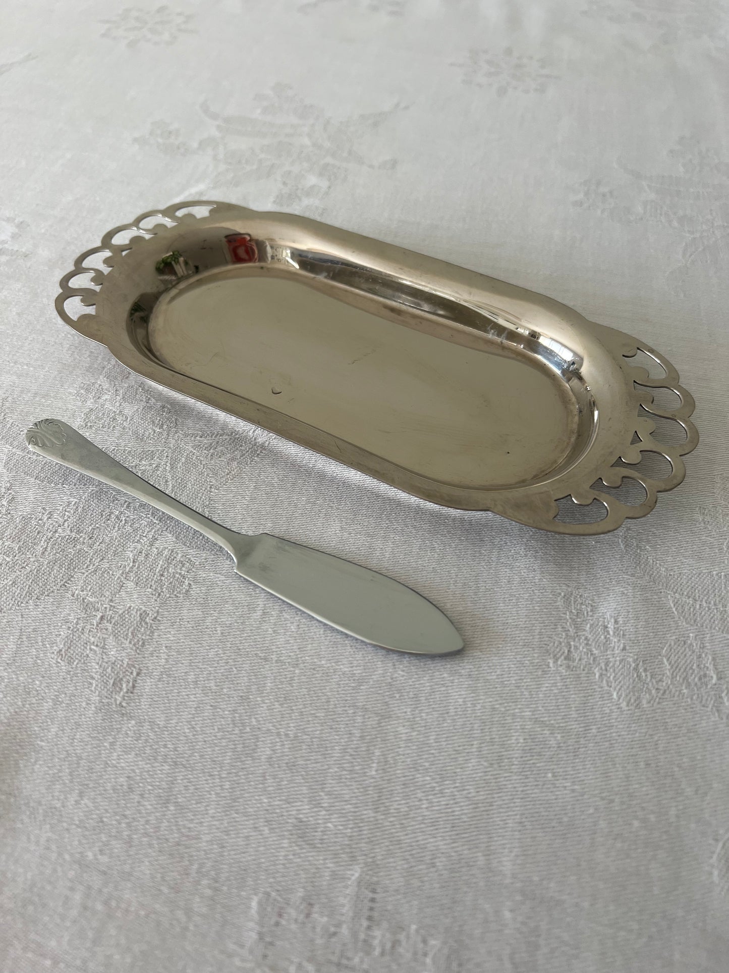 Butter dish and knife