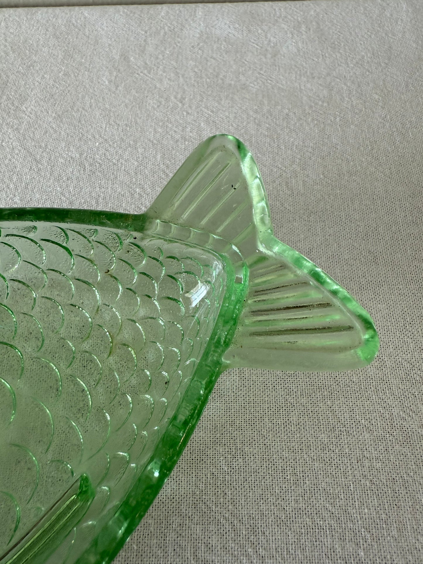 Glass fish dish