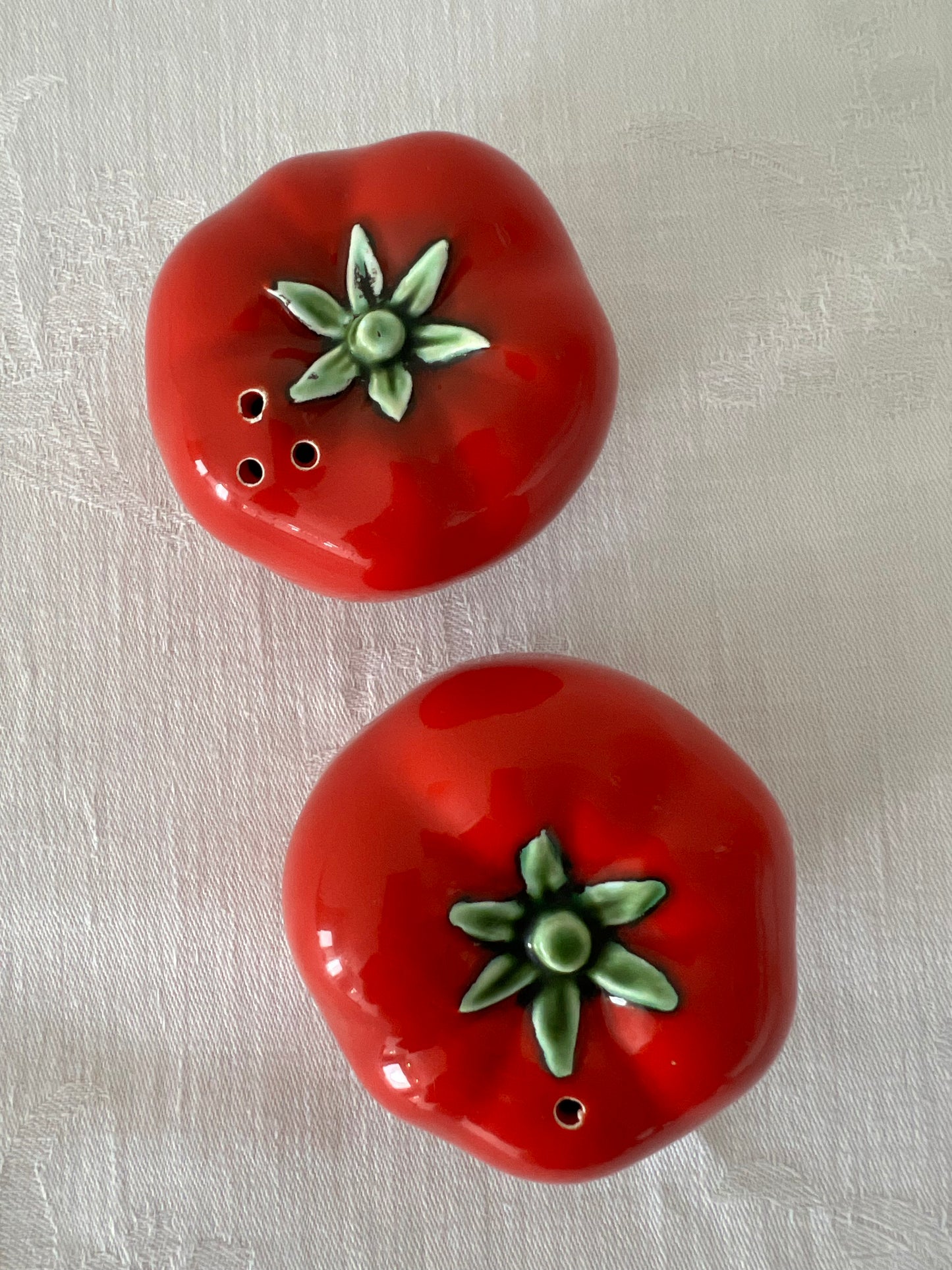 Tomato salt & pepper shakers