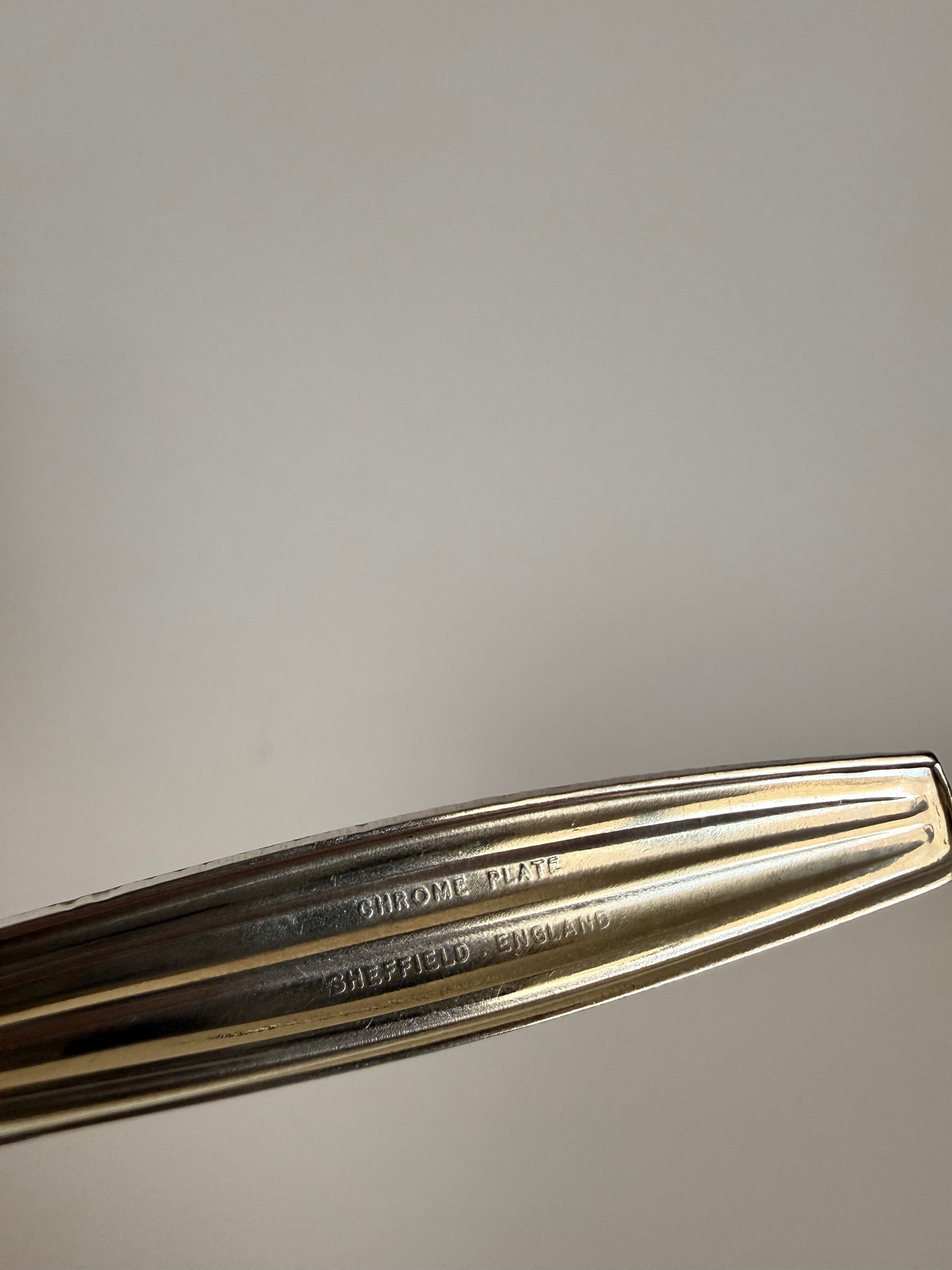 Butter knife and dish