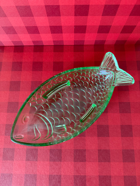 Glass fish dish