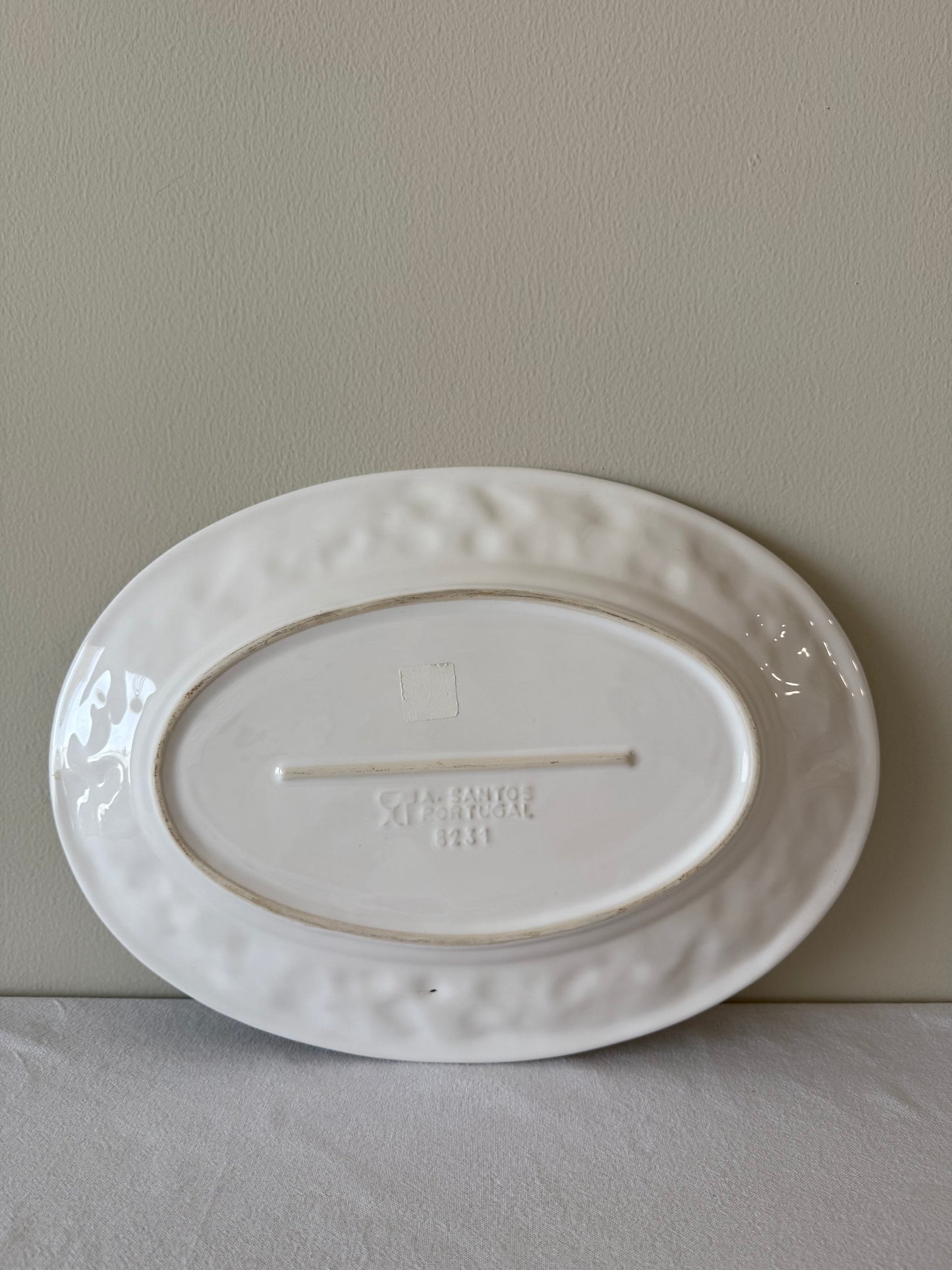 Fruit rim serving dish