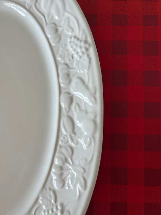 Fruit rim serving dish