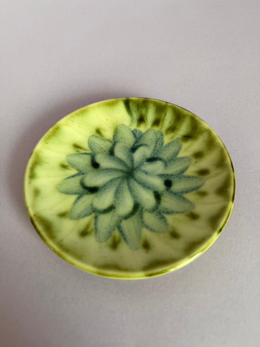 Porthmadog pottery floral dish