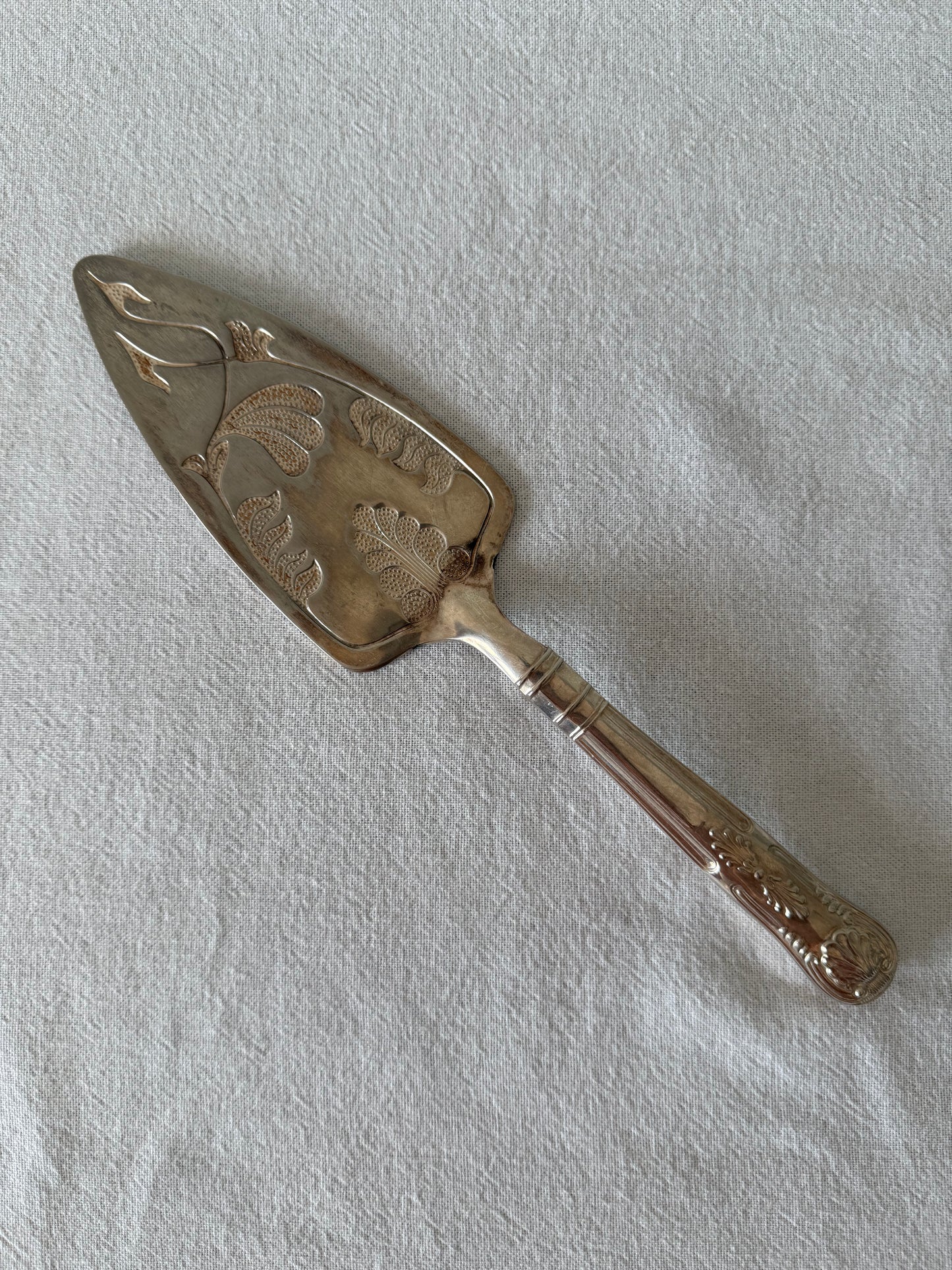 80's silver plated cake server