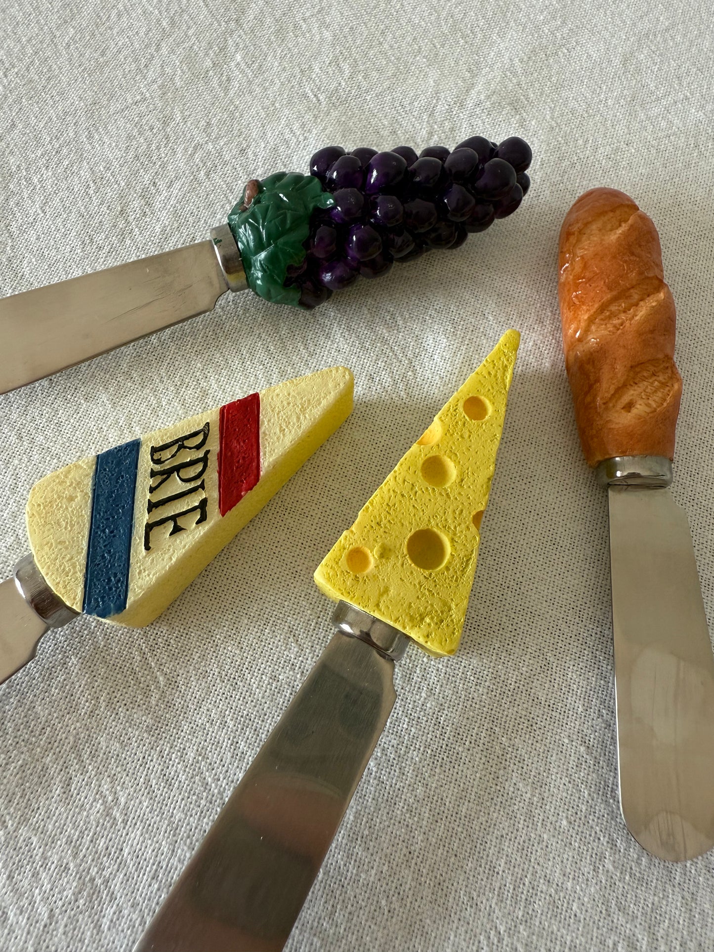 Novelty cheese knives
