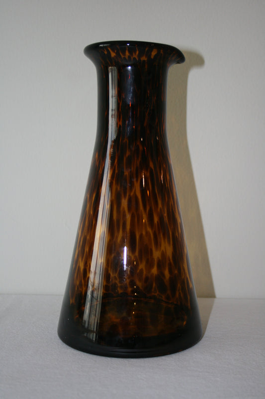 Tortoise shell glass carafe