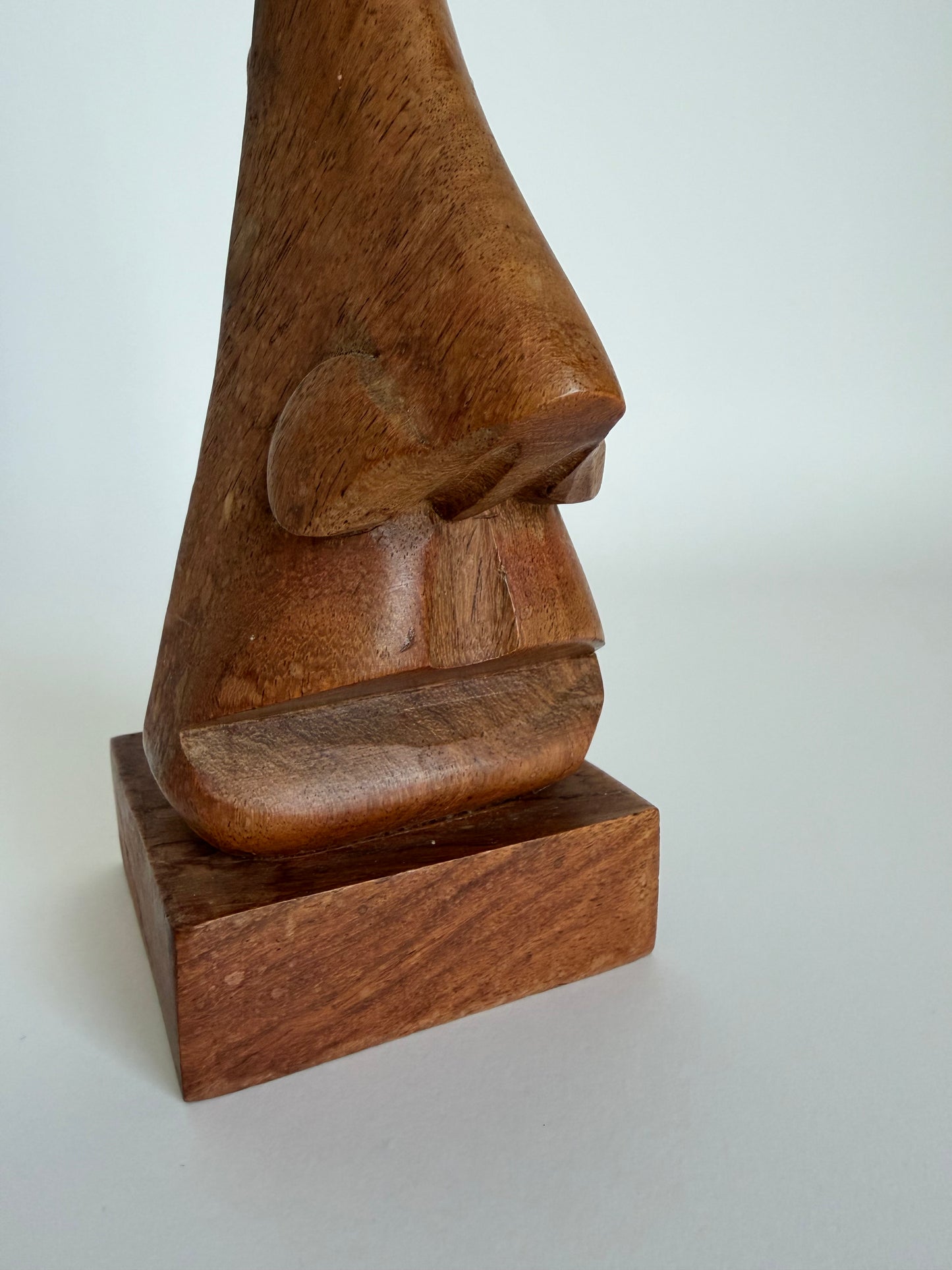 Wooden face glasses holder