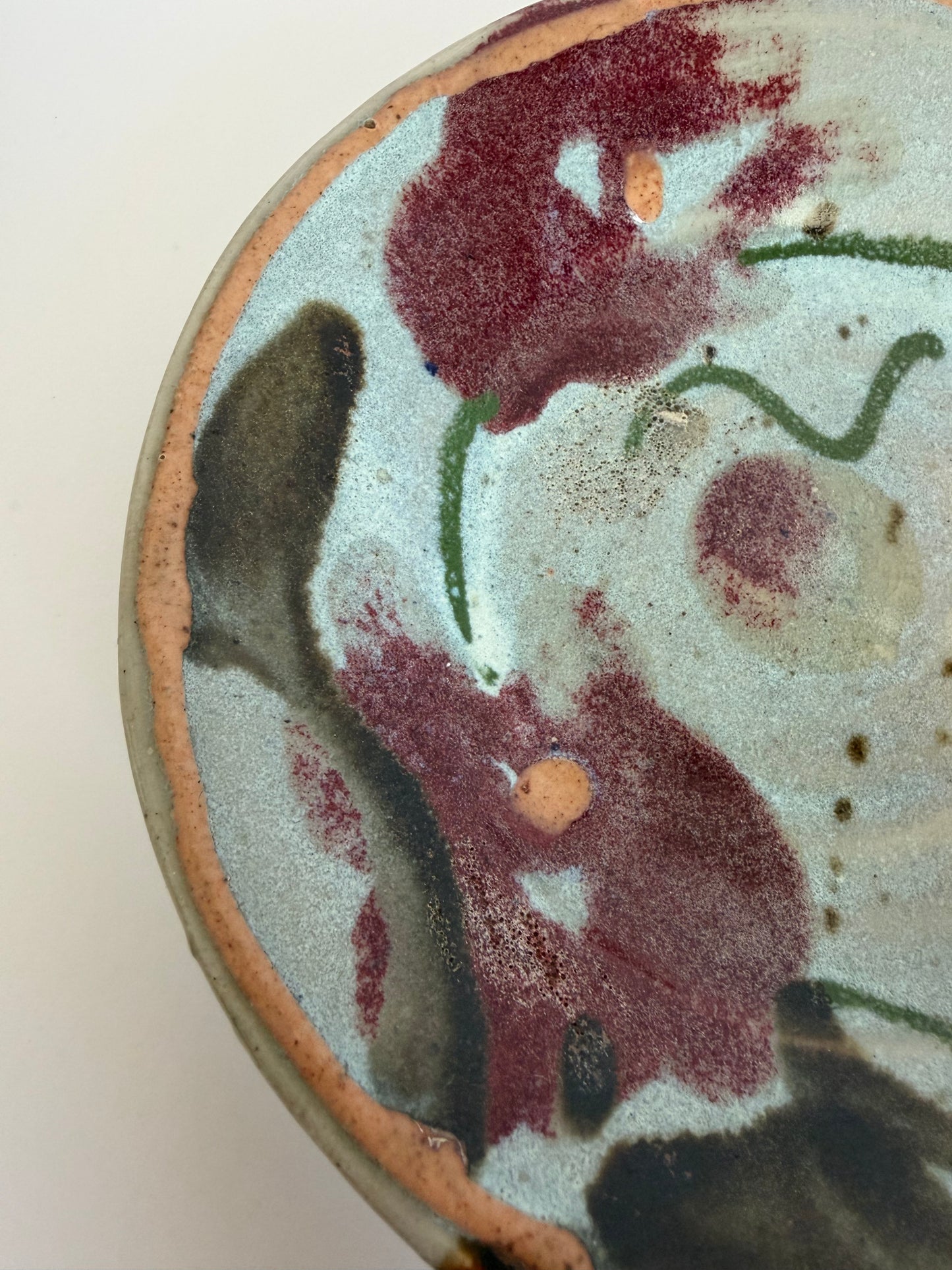 Abstract plate
