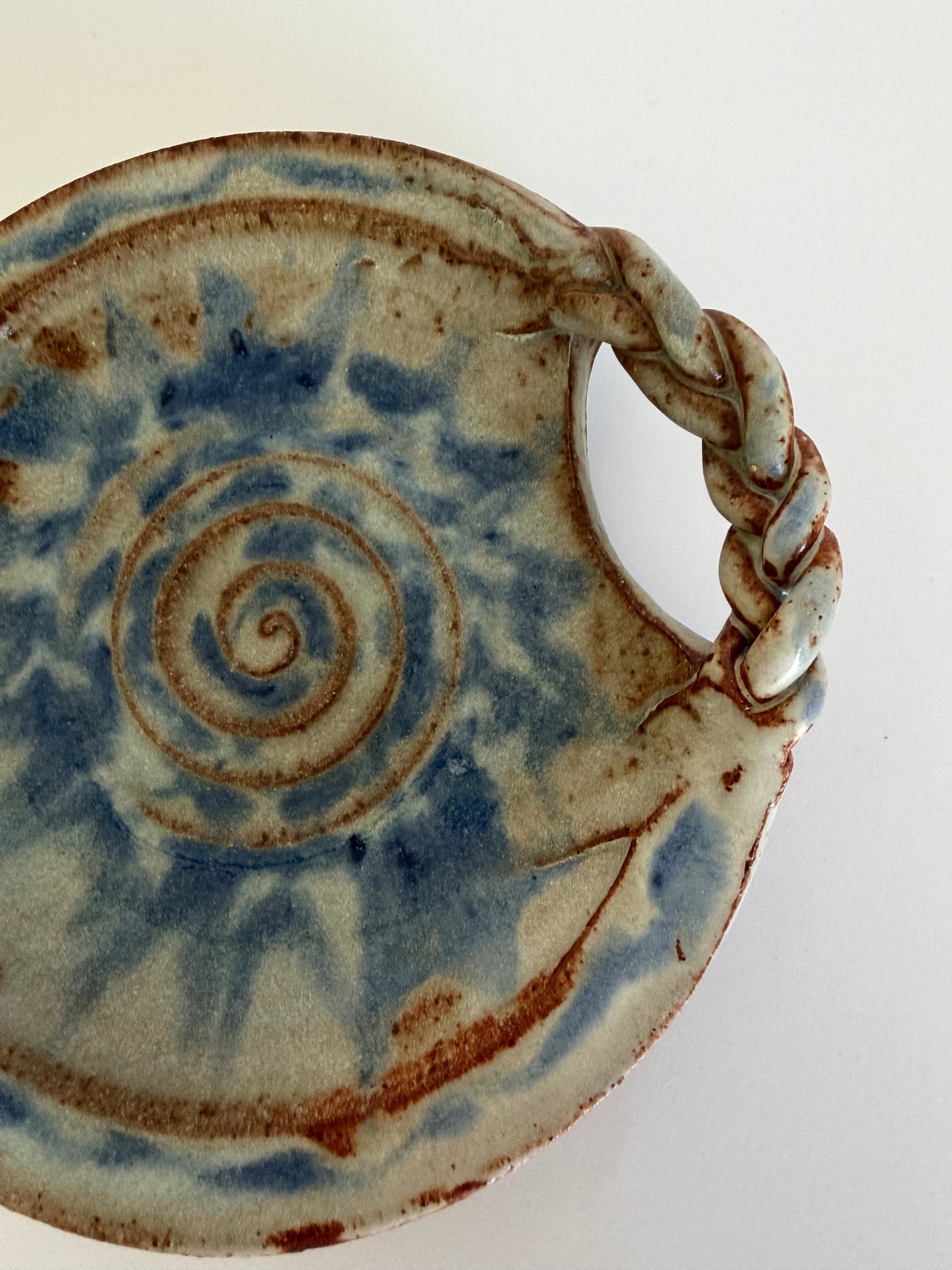 Ceramic swirl dish