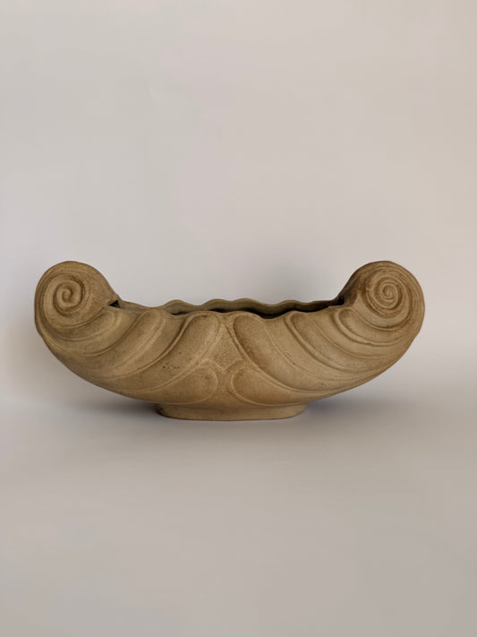 Hillstonia gondola scroll vase