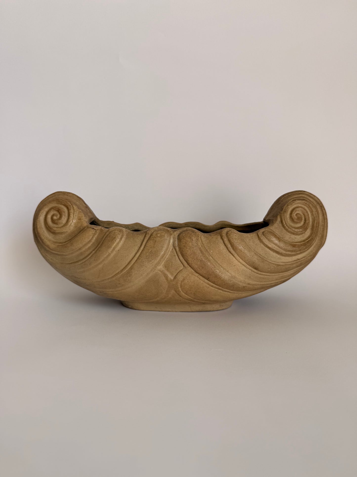 Hillstonia gondola scroll vase