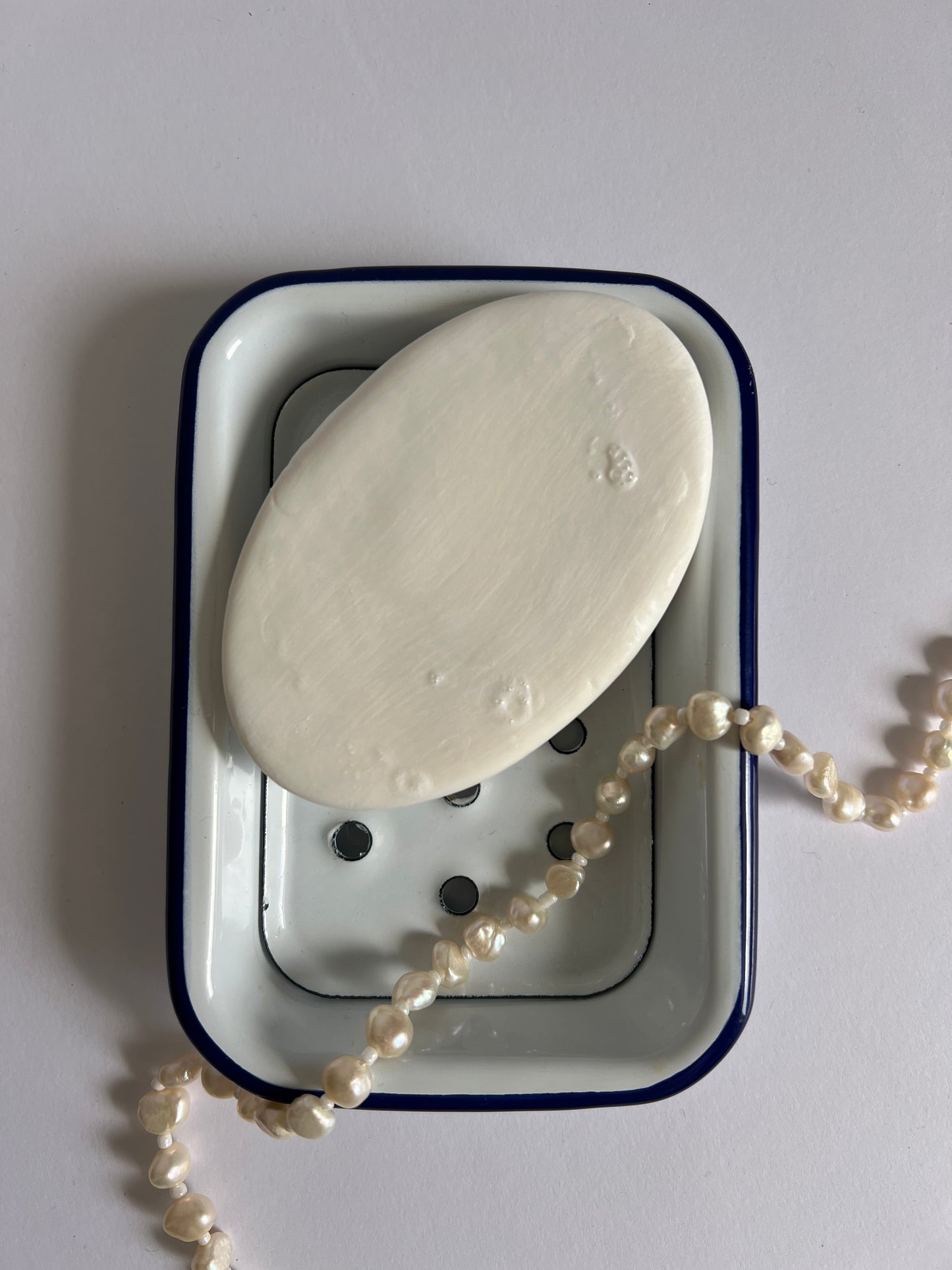 Soap dish with blue trim