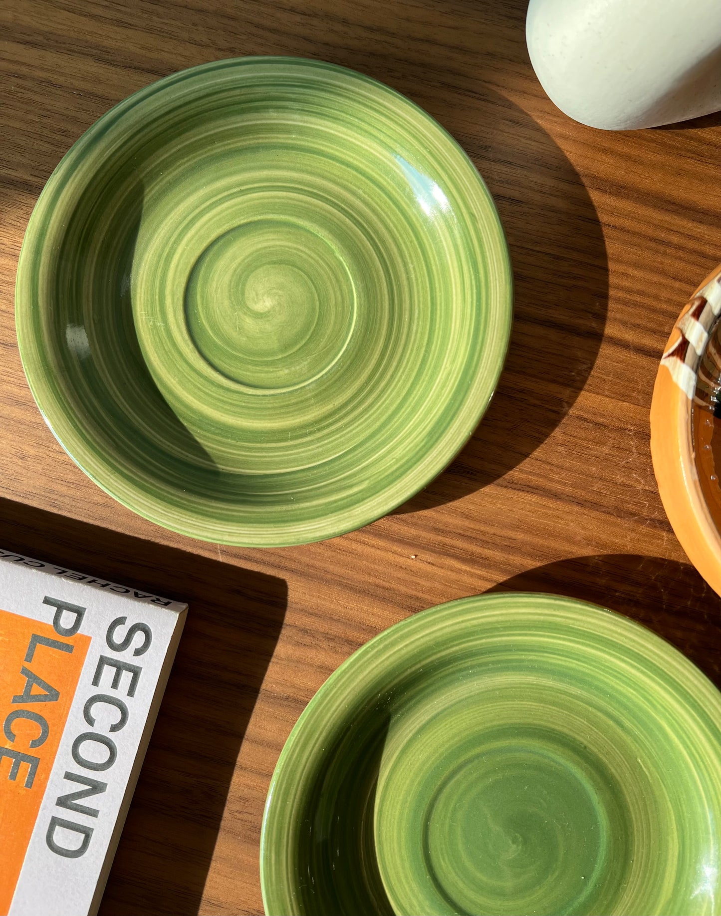 Swirl plates