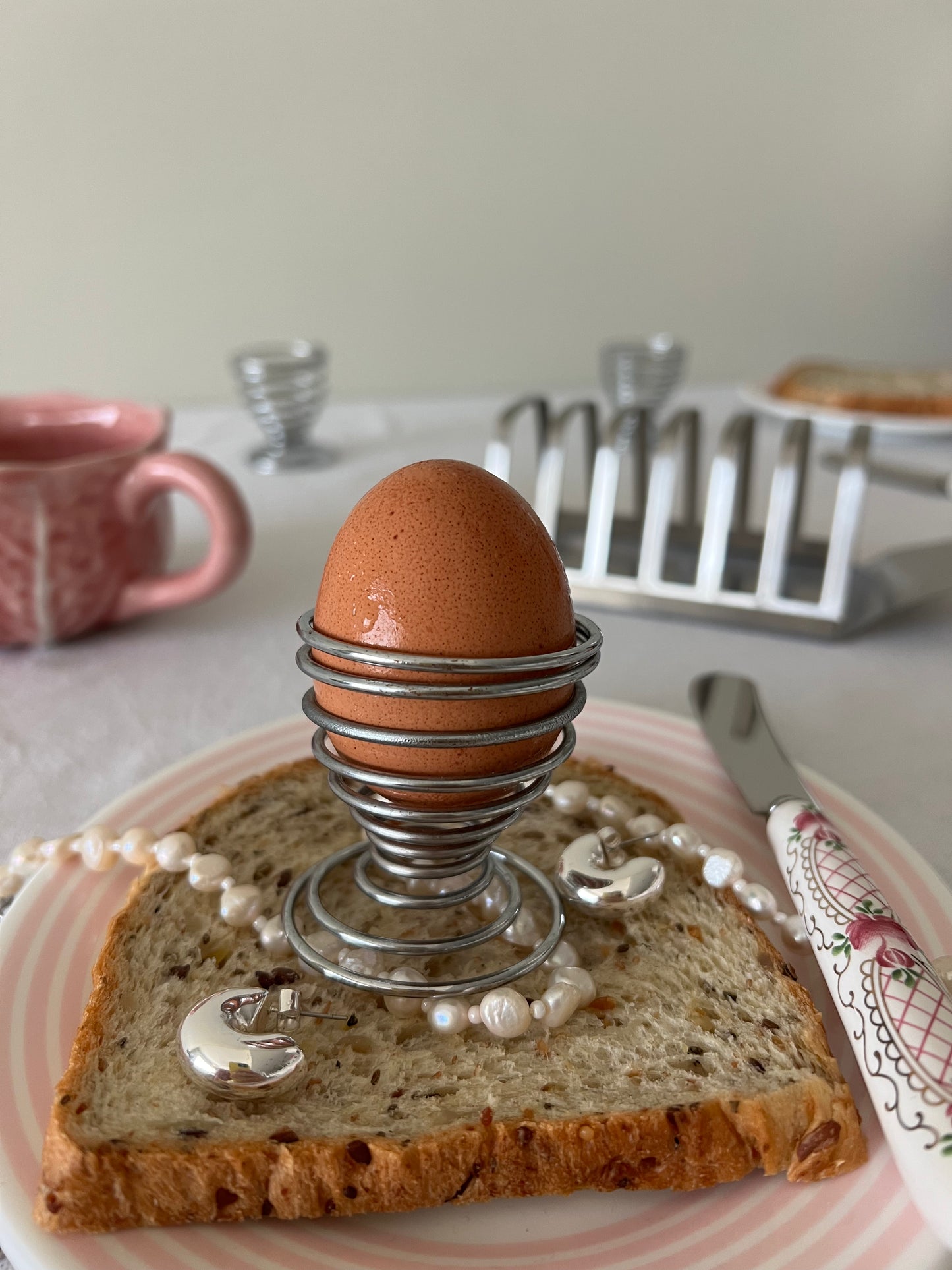Spiral egg cups