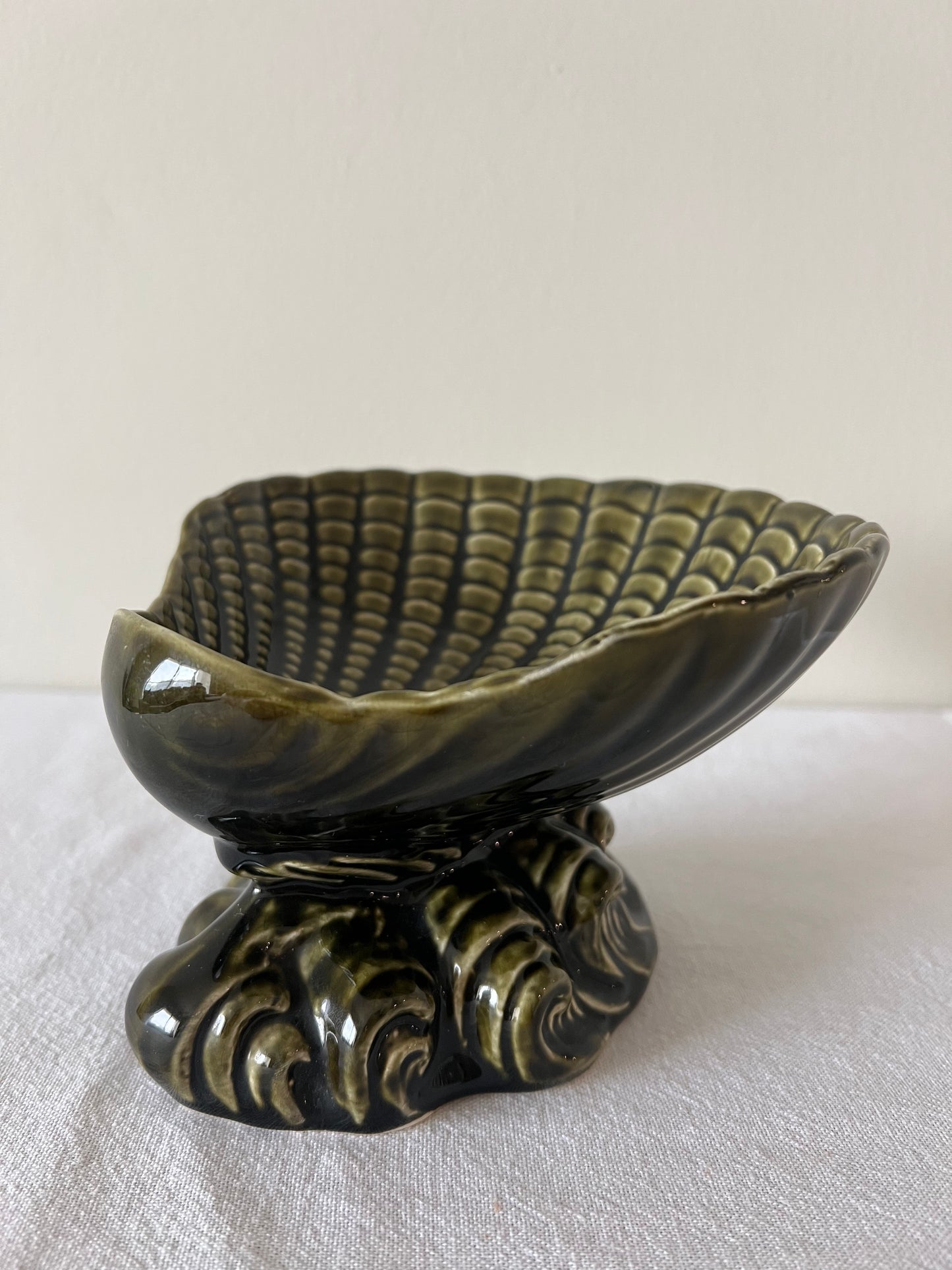 Ceramic shell dish