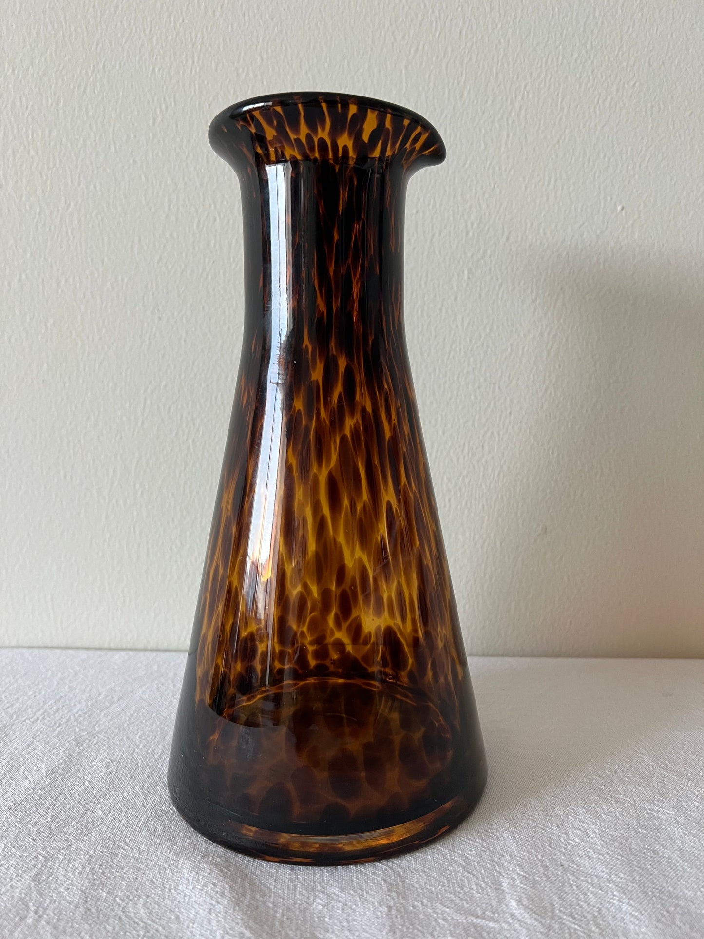 Tortoise shell glass carafe
