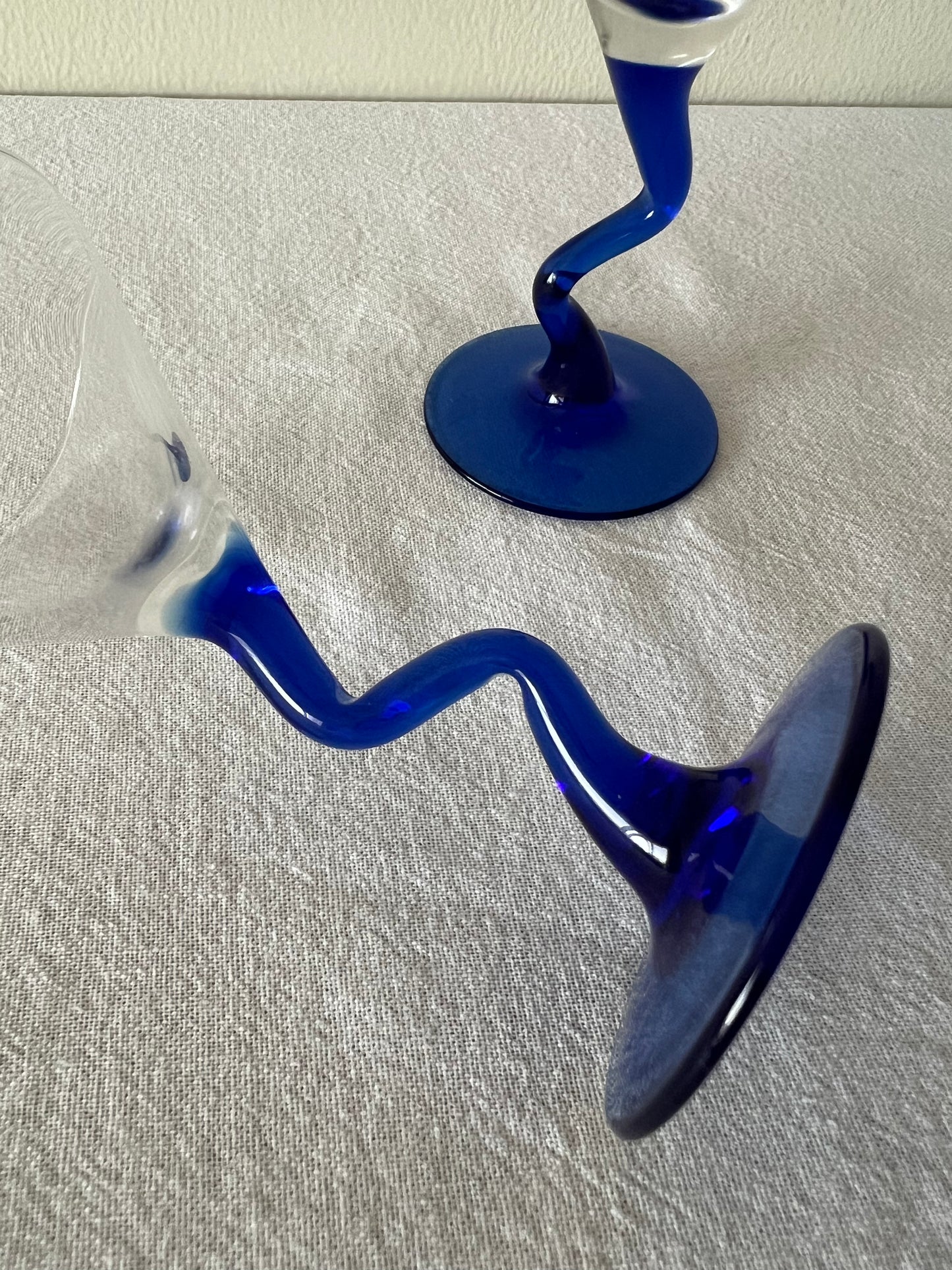 Zigzag stem mini martini glasses