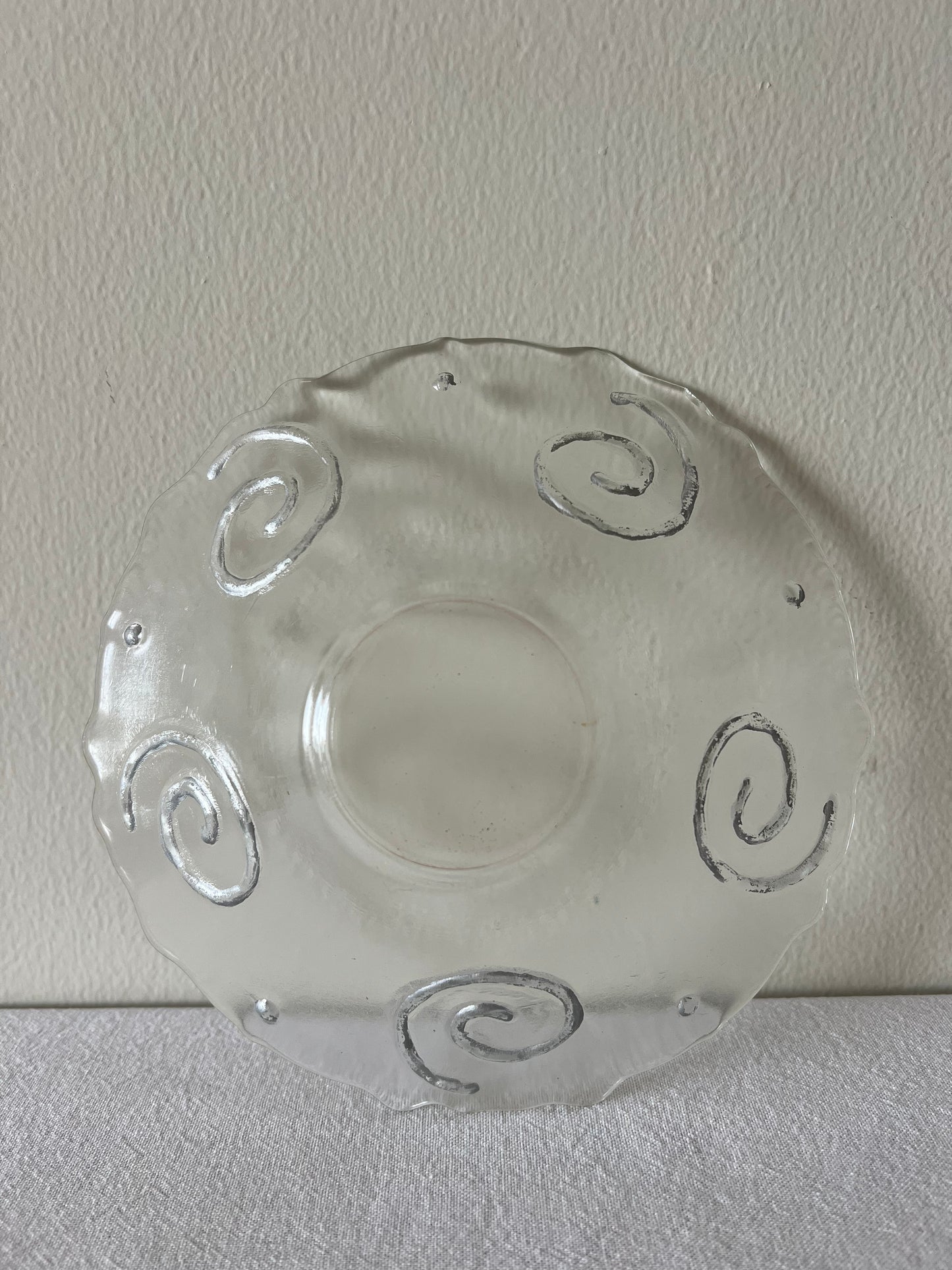 Glass spiral bowl