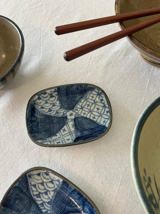 Set of 2 sauce dishes