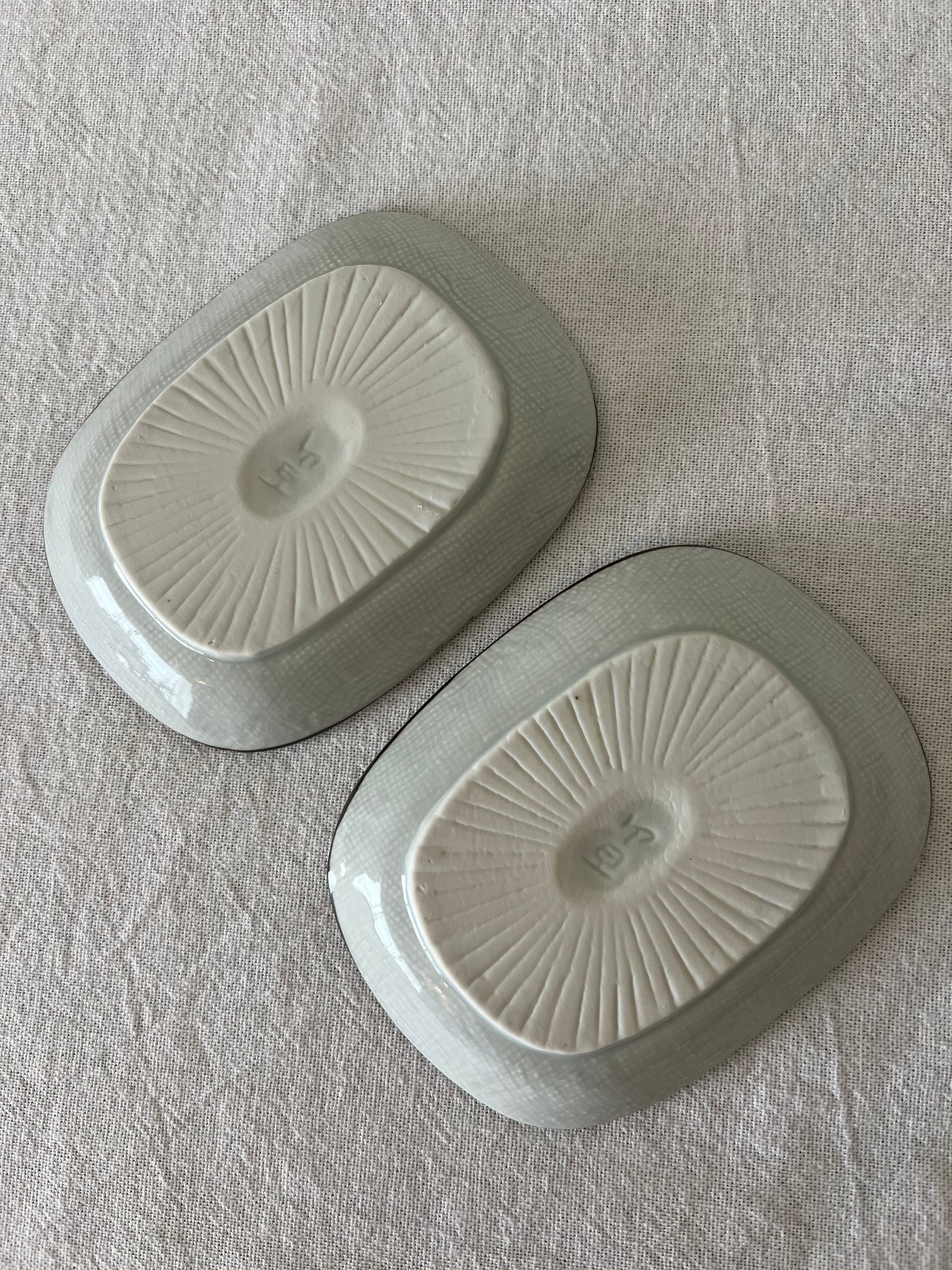 Set of 2 sauce dishes
